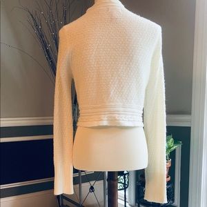 Sweater/shrug